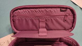 Estuche Eastpak x Peanuts Snoopy