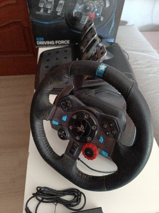 Logitech G29 Driving Force Racing Wheel