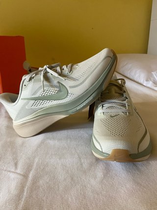 Nike Pegasus 42 a estrenar, talla 42,5