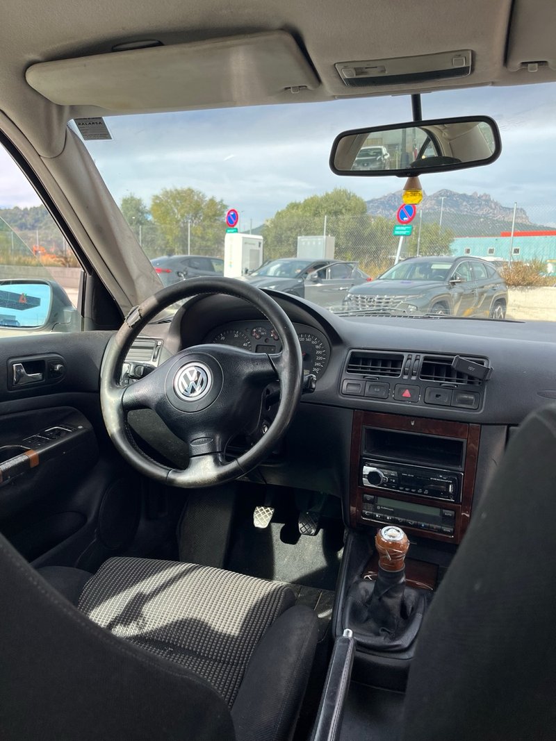 Volkswagen Bora 1998 - foto 1