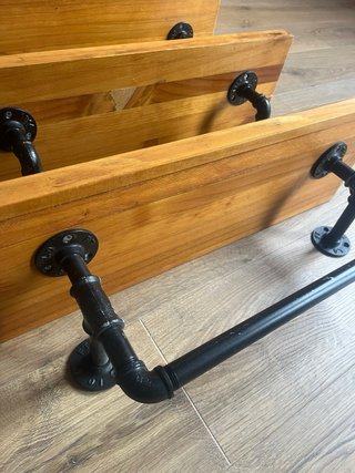 Estanterías madera y hierro. 20€ por balda.