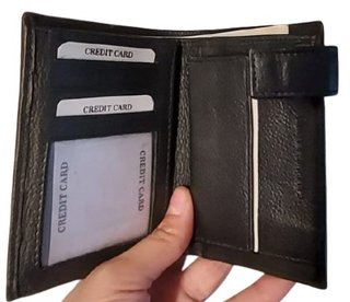 Cartera de piel vertical con botón KTIF-11