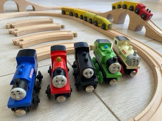 Circuito de trenes de madera