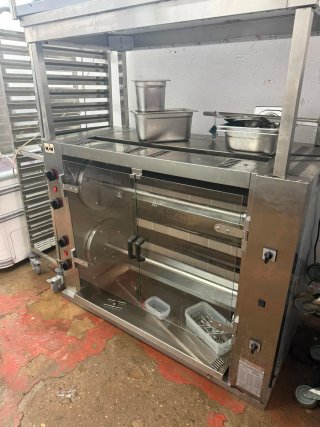 Asador de pollos profesional