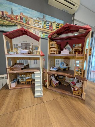 Lote Sylvanian: 2 casas, muebles y familias