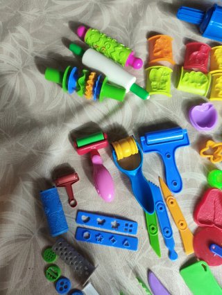 Lote manualidades plastilina +70 piezas
