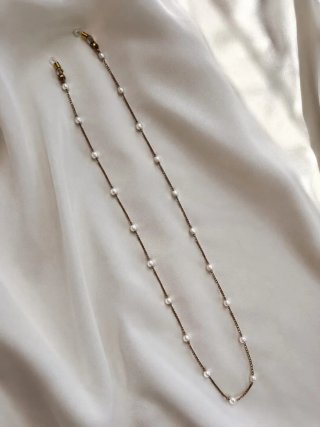 Cadena para gafas con perlas doradas