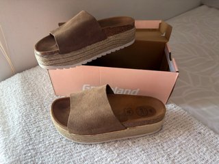 Sandalias cuña beige/marrón talla 37