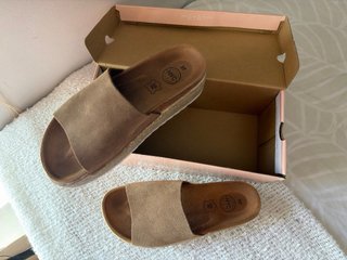Sandalias cuña beige/marrón talla 37