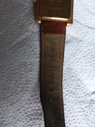 Reloj Bellux  23k  gold electroplated Diamond