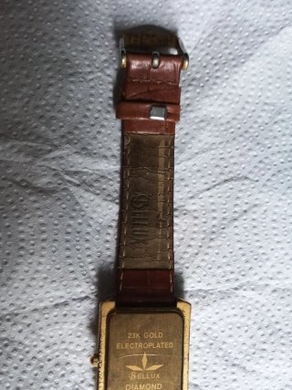 Reloj Bellux  23k  gold electroplated Diamond