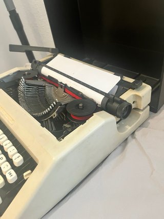 Máquina de escribir Olivetti 42