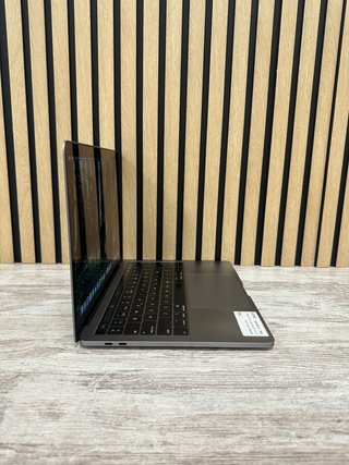 MacBook Pro 13" 2019 i5 16GB 512GB