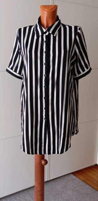 Camisa Rayas Negra y Blanca larga.Talla L