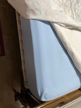 Cama 135cm con mesilla, somier y colchón MADRID