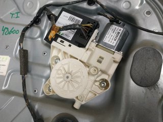 ELEVALUNAS TRASERO IZQUIERDO FORD FOCUS BERLINA (