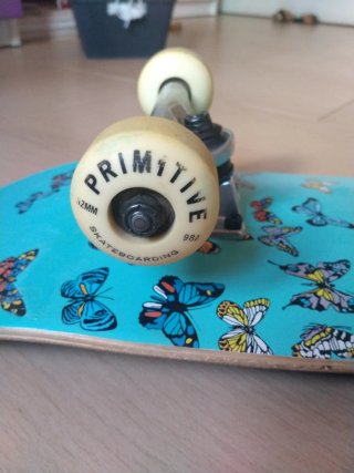 Skate Primitive Mariposas
