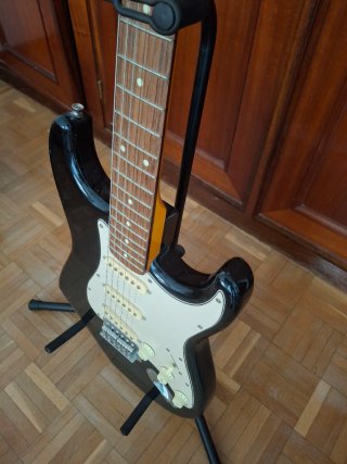 Guitarra Eléctrica Jay Turser JT-300 Negra
