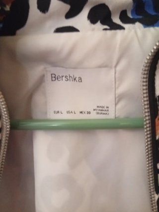 Chaqueta Bershka Talla L Estampado Multicolor