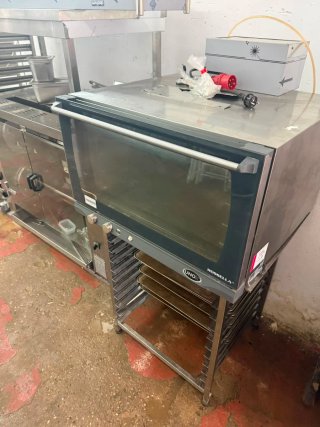 Horno profesional UNOX con soporte
