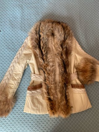 Chaquetón de piel y punto beige/marrón