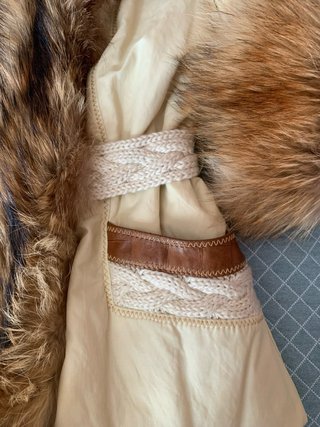 Chaquetón de piel y punto beige/marrón