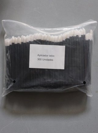 Esponjas y aplicadores labiales de maquillaje