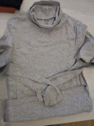 Jersey Kiabi cuello alto negro