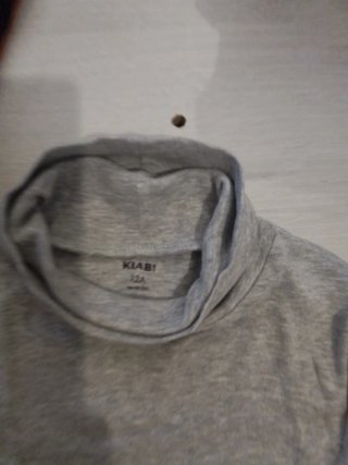 Jersey Kiabi cuello alto negro