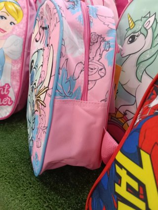 Mochila de Stitch con peluche