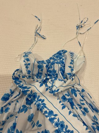 Vestido Zara flores azul y blanco