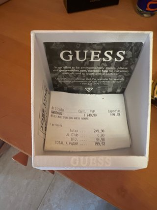 Reloj Guess Dorado y Negro