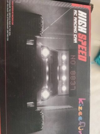 Coche teledirigido con batería y destornillador