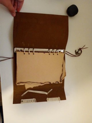 Cuaderno de viaje cuero rojo oscuro