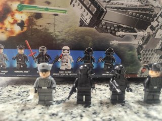 LEGO Star Wars 75104 Kylo Ren's Command Shuttle