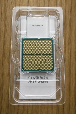 AMD Ryzen 5 7600X AM5 - Como nuevo