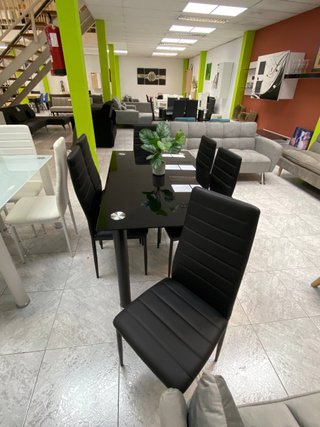 Mesa Cristal Negra + 6 Sillas