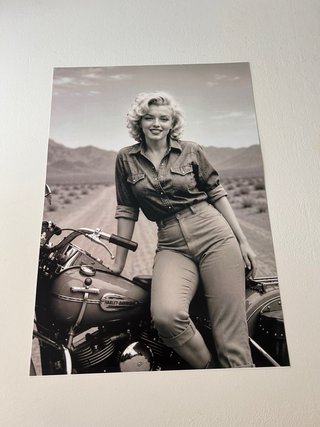 Póster Marilyn Monroe-Harley-Davidson. Medidas A3.
