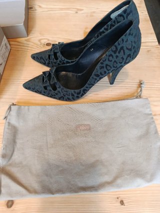 Zapatos de tacón estampados talla 39