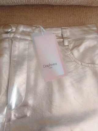 Falda corta dorada efecto piel Talla M
