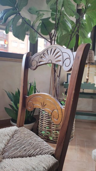 Set de comedor clásico de madera