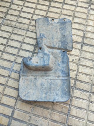 Guardabarros derecho Mitsubishi Montero Pajero