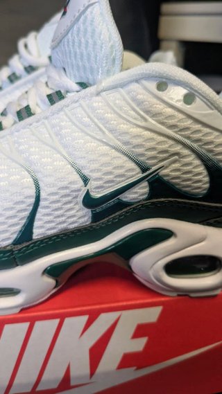 Nike Tn Blancas y Verdes Talla 35