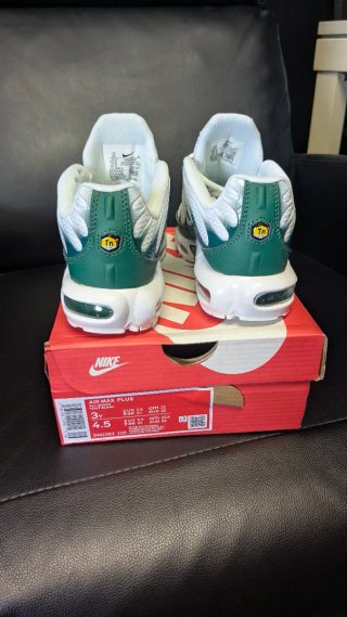 Nike Tn Blancas y Verdes Talla 35
