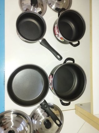 Set 4 pezzi  più 4 coperchi pentole induzione