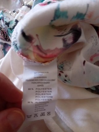 Blusa sin mangas con pedrería
