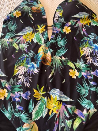 Bañador estampado floral talla 40