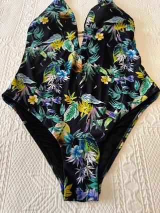 Bañador estampado floral talla 40