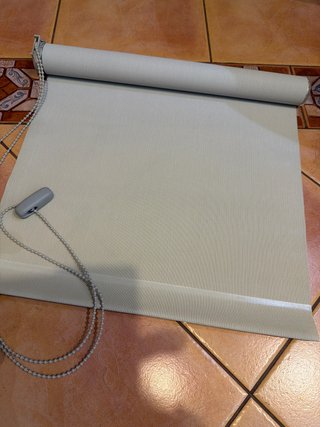 Estor enrollable gris pequeño