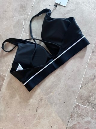 Top Alo yoga Negro